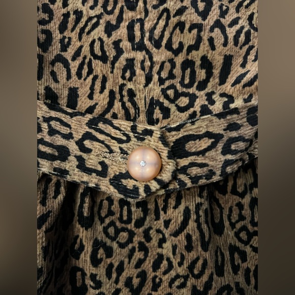 KIKIT JEANS Leopard Blazer with Bell Sleeves and Peplum Hem Size LARGE - Picture 9 of 16